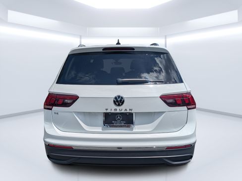 Used 2022 Volkswagen Tiguan SE FWD image 4