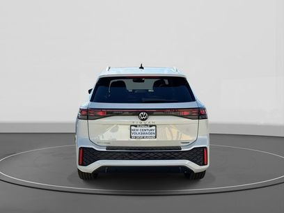 New 2026 Volkswagen Tiguan SEL R-Line