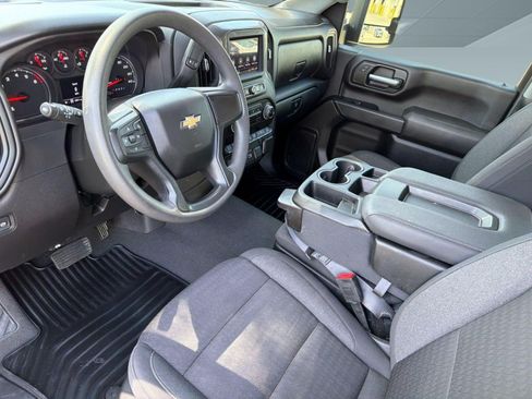 Certified 2024 Chevrolet Silverado 2500 Custom w/ Custom Value Package AWD/4WD image 4