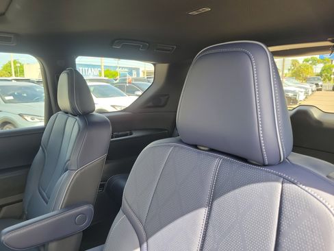 Certified 2026 INFINITI QX80 4WD w/ Sport Exterior Package image 27