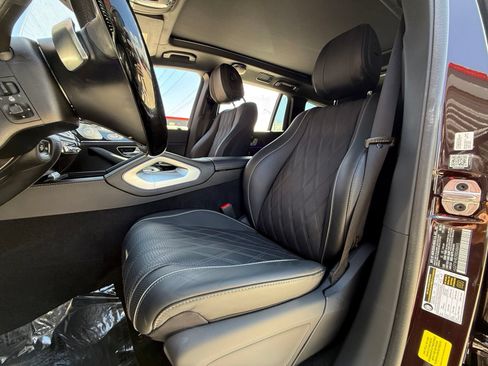 Used 2024 Mercedes-Benz Maybach GLS 600 4MATIC image 17
