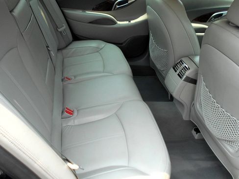 Used 2010 Buick LaCrosse CXL FWD image 21