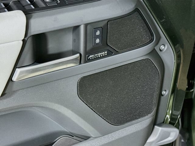 New 2026 Land Rover Defender 110 X-Dynamic SE AWD/4WD image 21