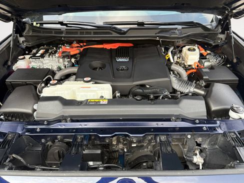 Used 2023 Toyota Sequoia Platinum RWD image 28