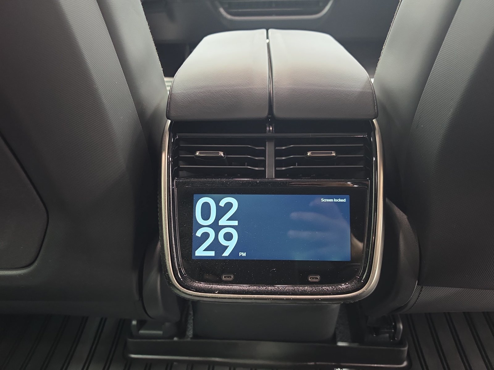 Used 2023 Rivian R1S Adventure Dual AWD/4WD image 30