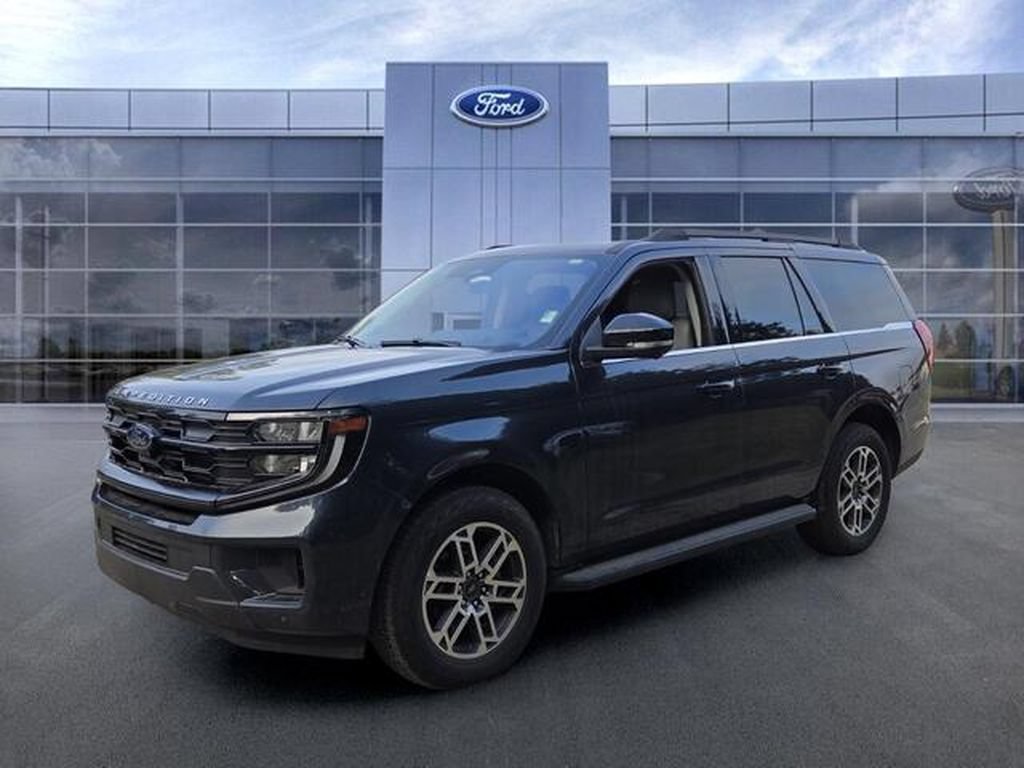 Used 2025 Ford Expedition Active AWD/4WD image 3