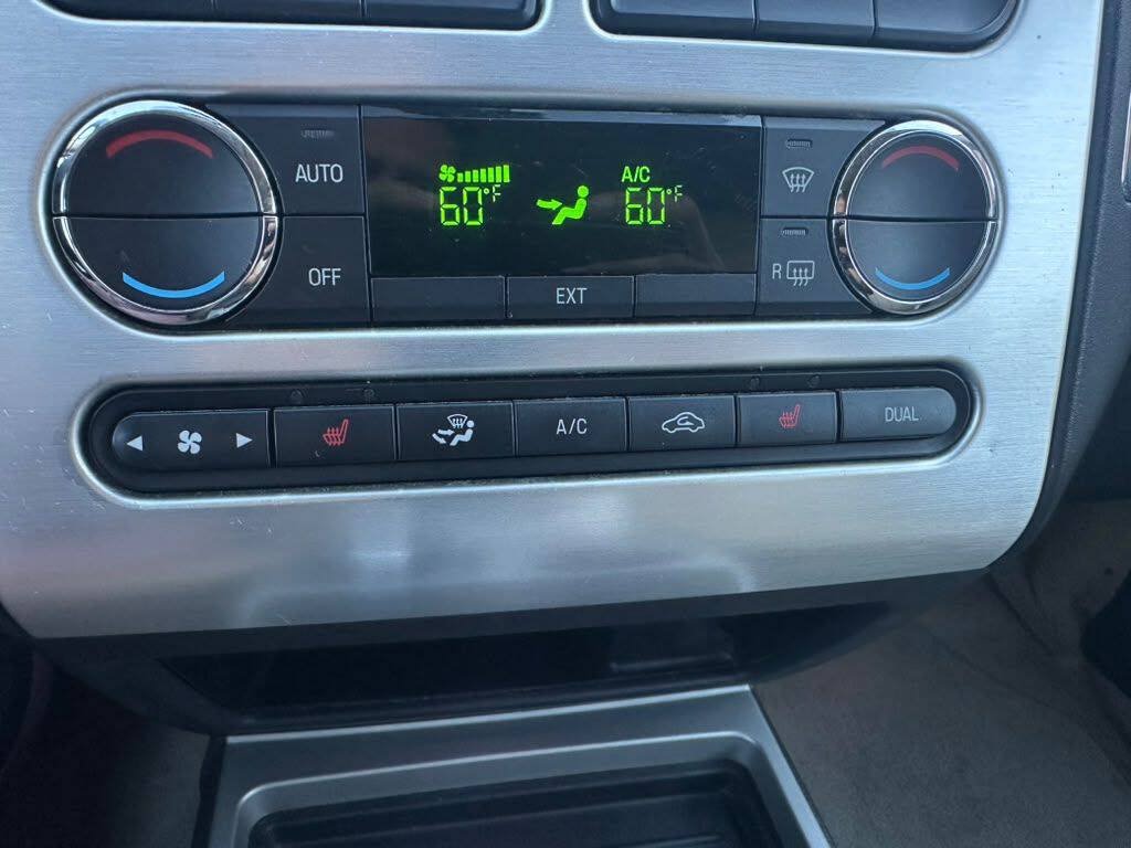 Used 2010 Ford Edge Limited FWD image 19
