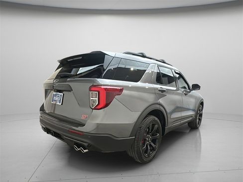 Used 2023 Ford Explorer ST w/ Equipment Group 401A image 7
