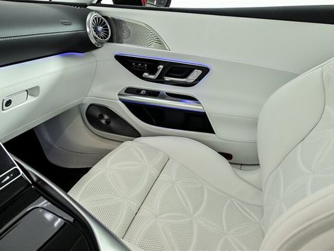 Used 2026 Mercedes-Benz Maybach SL 680 image 33