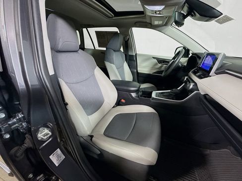 Used 2023 Toyota RAV4 XLE w/ Convenience Package image 27