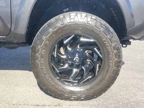 Used 2022 Toyota Tacoma SR5 image 6