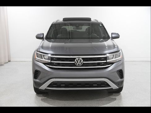 Used 2023 Volkswagen Atlas Cross Sport SEL AWD/4WD image 2