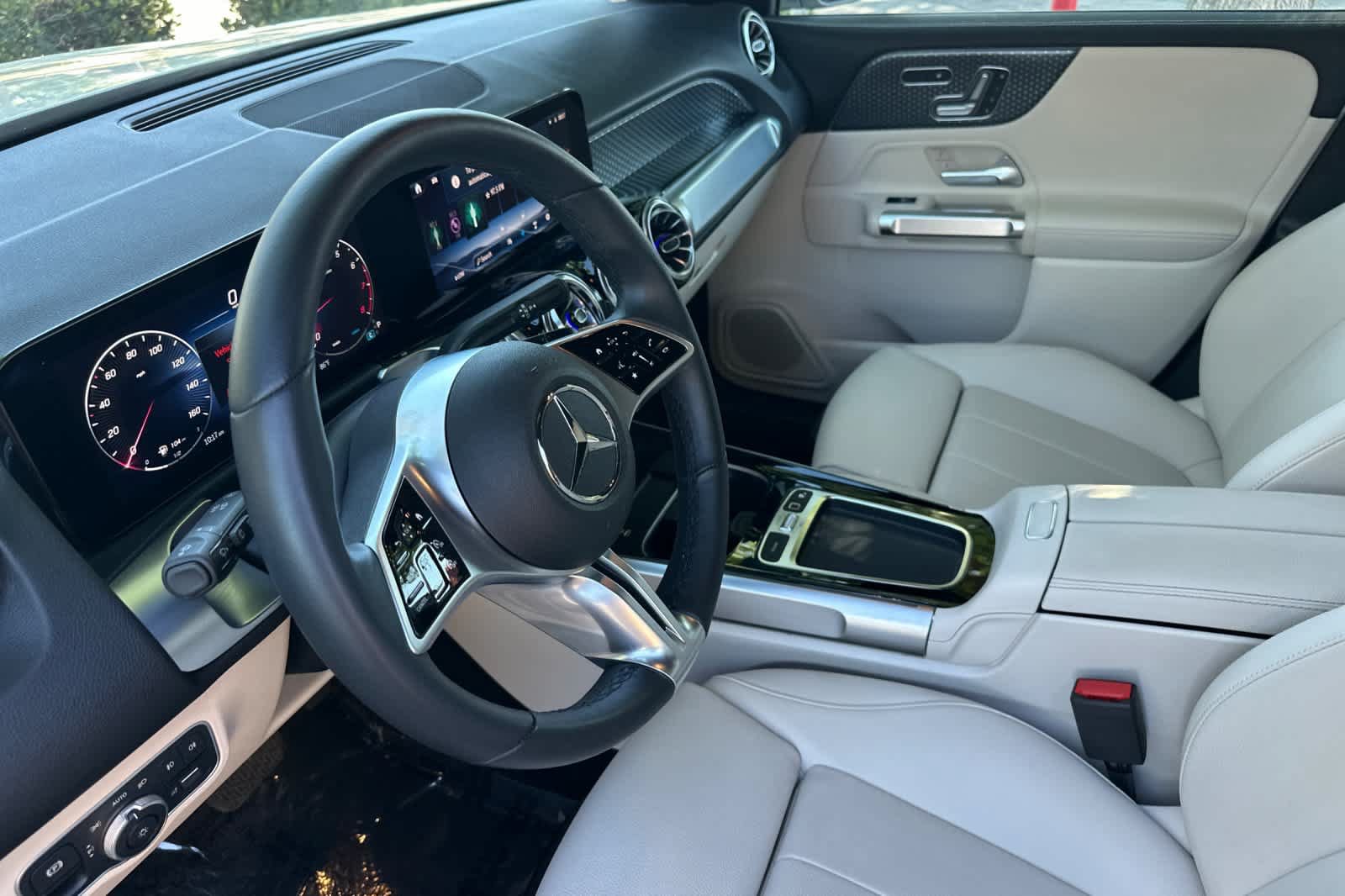 Certified 2025 Mercedes-Benz GLB 250 image 9