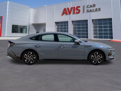 Used 2025 Hyundai Sonata SEL FWD image 5