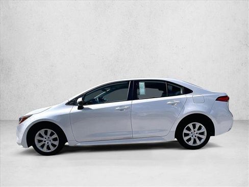 Used 2025 Toyota Corolla LE FWD image 6