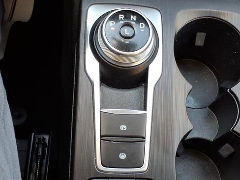 Used 2022 Ford Escape Titanium image 17