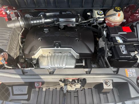 Used 2018 GMC Acadia SLE FWD image 30