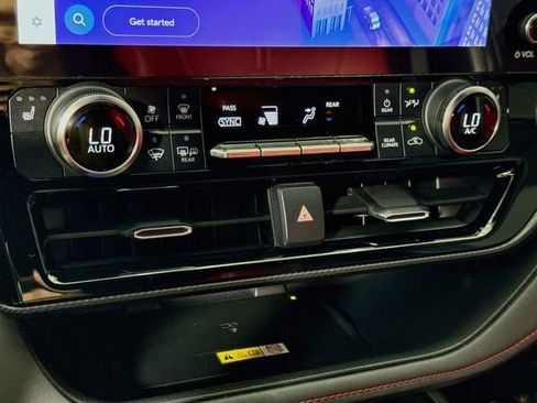 Used 2023 Toyota Highlander XSE FWD image 15