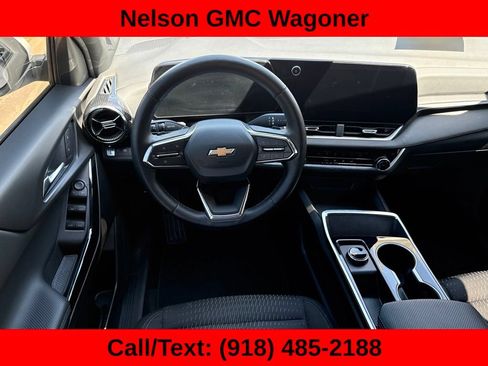 Used 2026 Chevrolet Equinox LT FWD image 16