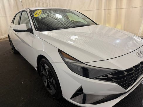 Certified 2023 Hyundai Elantra Limited image 14