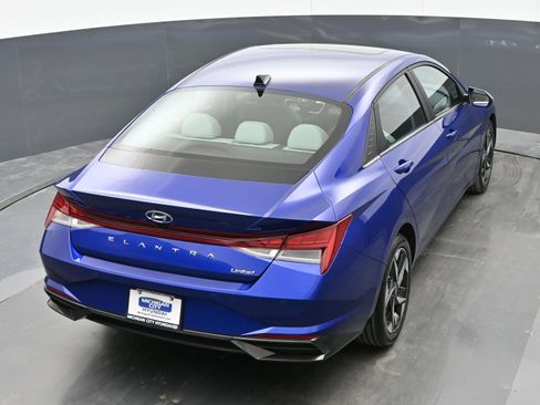 Used 2023 Hyundai Elantra Limited image 36