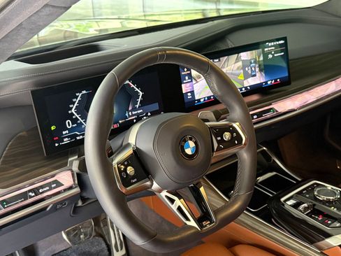 Used 2024 BMW 760i xDrive image 4