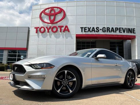 Used 2019 Ford Mustang Coupe RWD image 2