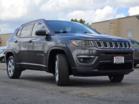 Used 2018 Jeep Compass Latitude AWD/4WD image 9