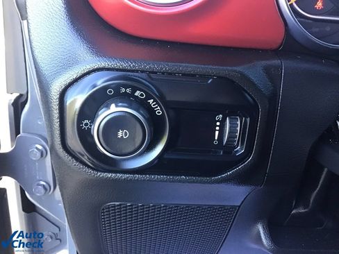 Used 2023 Jeep Wrangler Unlimited Rubicon image 27