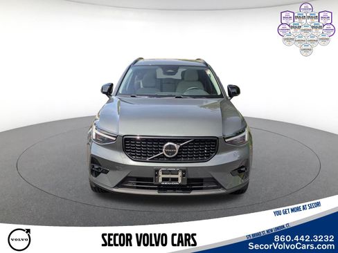 Certified 2026 Volvo XC40 B5 Plus AWD/4WD image 2