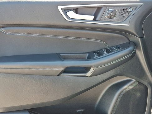 Used 2024 Ford Edge Titanium image 13