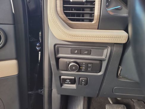 Used 2022 Ford Expedition Max Limited image 17