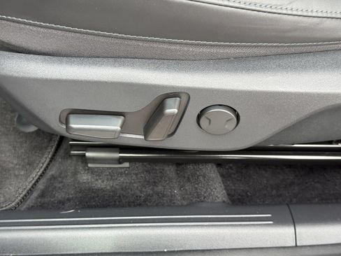 Used 2023 Kia Niro Wind FWD image 25
