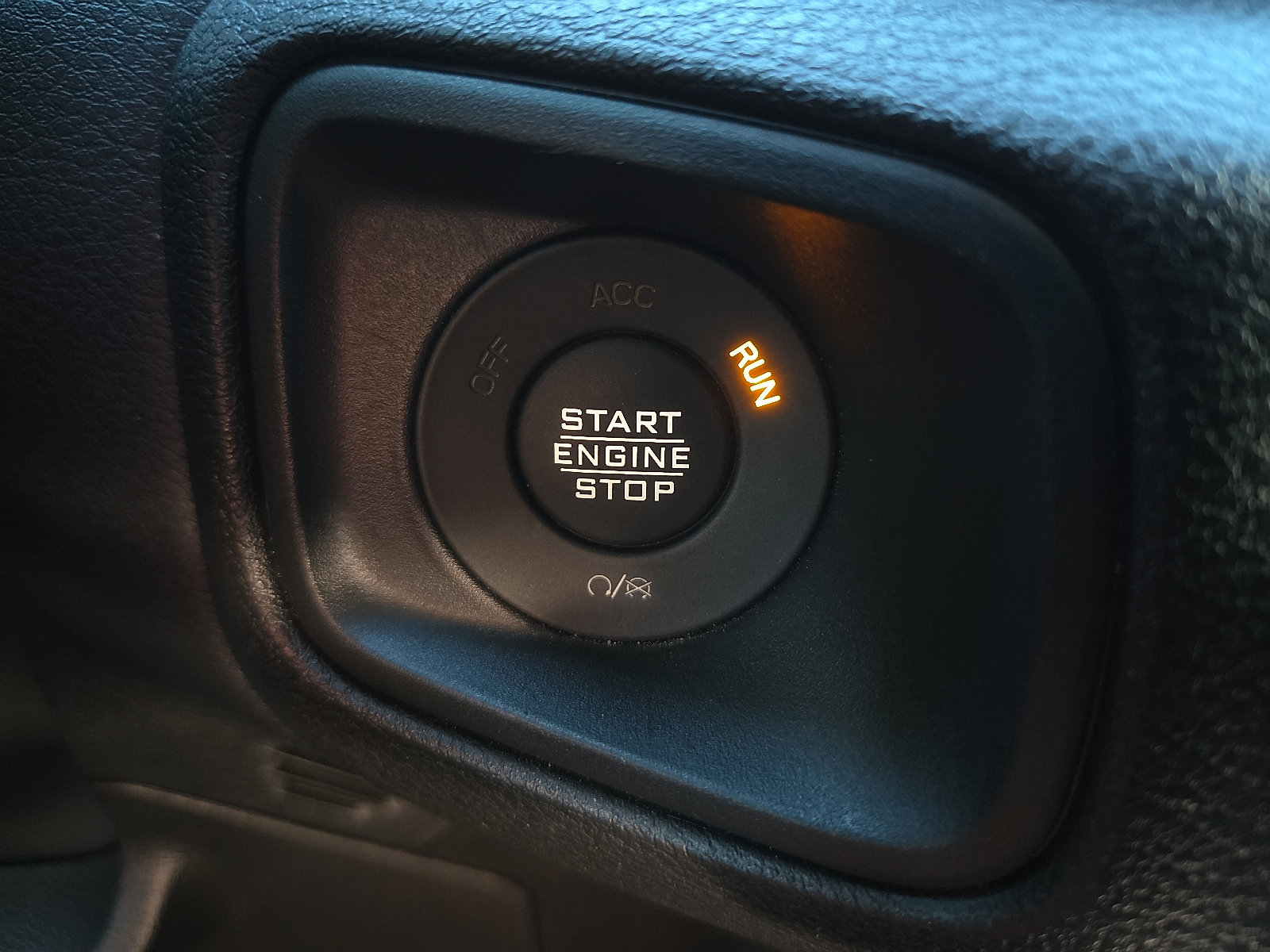 Used 2025 Jeep Wrangler Sport AWD/4WD image 19