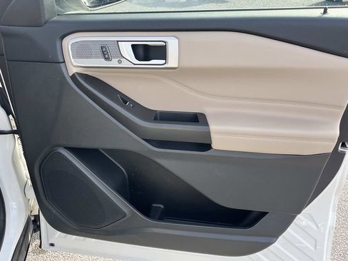 Used 2020 Ford Explorer Limited image 24