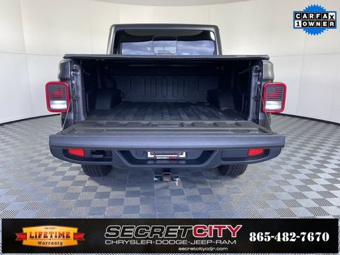 Used 2021 Jeep Gladiator Willys image 31