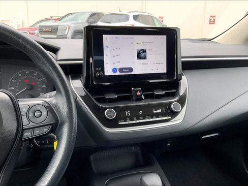 Used 2025 Toyota Corolla LE image 7