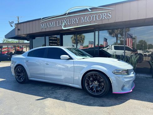 Used 2020 Dodge Charger SRT Hellcat w/ Harman/Kardon Audio Group RWD image 2