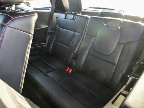 Used 2025 Ford Explorer ST-Line w/ Premium Package image 18