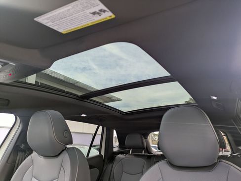 New 2026 Volkswagen Tiguan SE R-Line FWD image 22