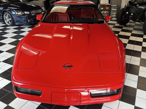 Used 1993 Chevrolet Corvette Coupe RWD image 2