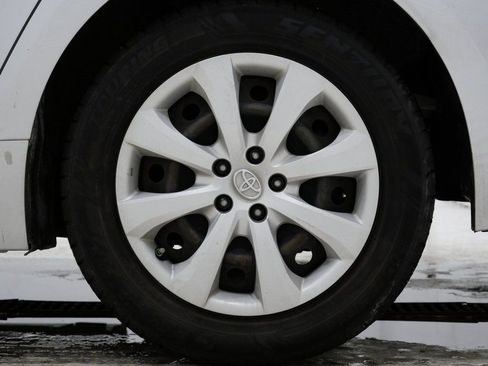 Used 2021 Toyota Corolla LE w/ Carpet Mat Package (TMS) image 9