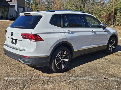 Used 2024 Volkswagen Tiguan Wolfsburg Edition image 3