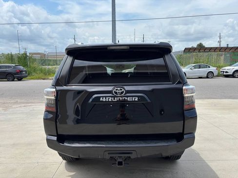 Used 2018 Toyota 4Runner SR5 Premium AWD/4WD image 5