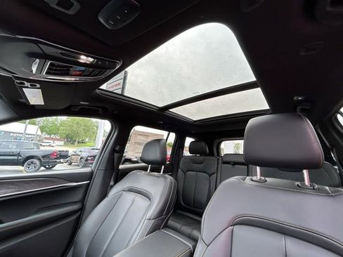 New 2026 Jeep Grand Cherokee Limited AWD/4WD image 35