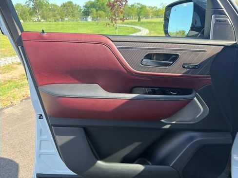 Used 2025 INFINITI QX80 Autograph AWD/4WD image 35