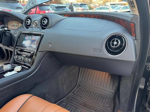 Used 2016 Jaguar XJ R-Sport image 29