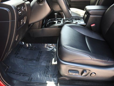 Certified 2022 Toyota 4Runner TRD Off-Road Premium w/ Moonroof Package AWD/4WD image 15
