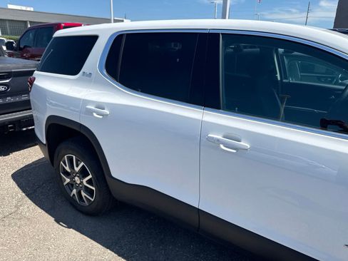 Used 2021 GMC Acadia SLE w/ LPO, Floor Liner Package AWD/4WD image 7