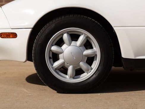 Used 1991 MAZDA MX-5 Miata image 13